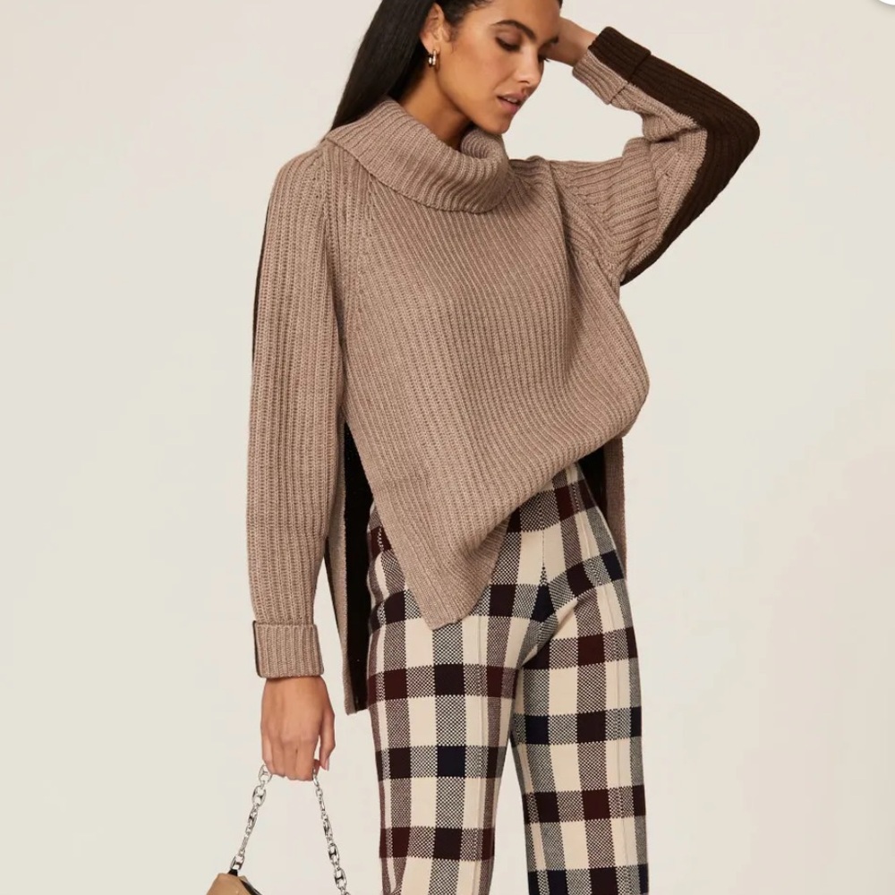 Peter Som Collective 
Brown Turtleneck Sweater size Large